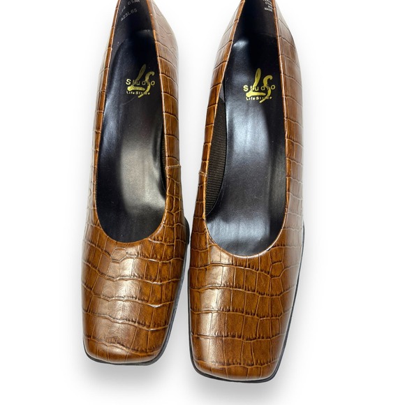 LifeStride Studio Croc Leather Embossed Heels Pumps | 6.5 Brown - Picture 4 of 9